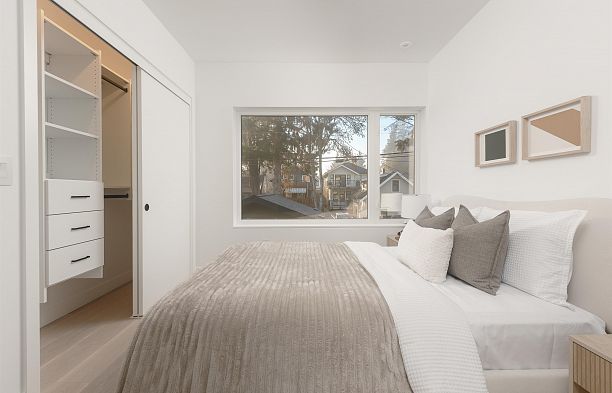 2 2755 W 11th Avenue Kitsilano