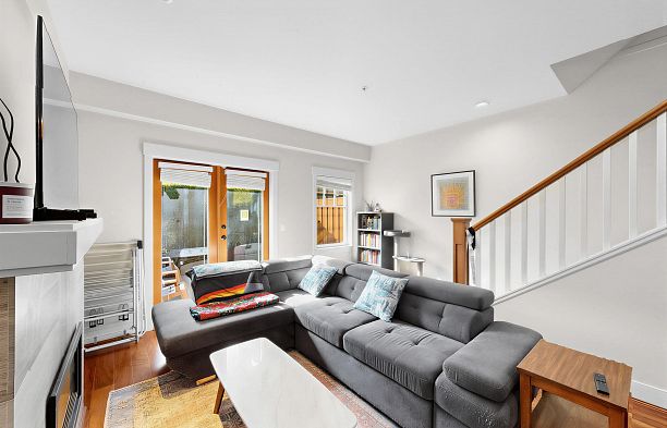 5978 Oak Street Oakridge VW