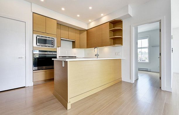 PH7 2528 Collingwood Street Kitsilano