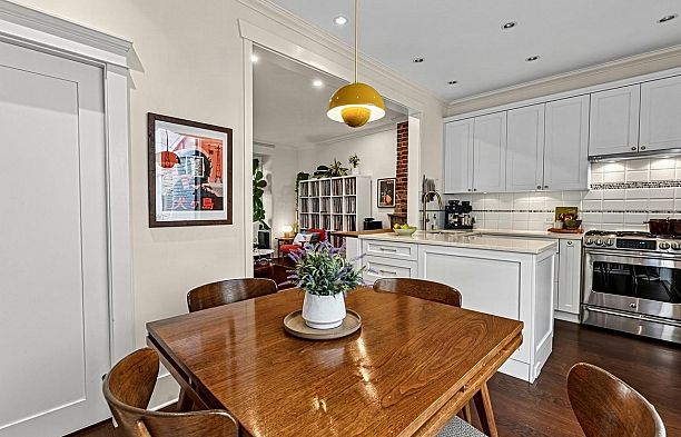 2634 Hemlock Street Fairview VW