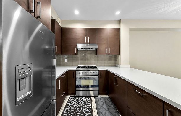 5978 Oak Street Oakridge VW