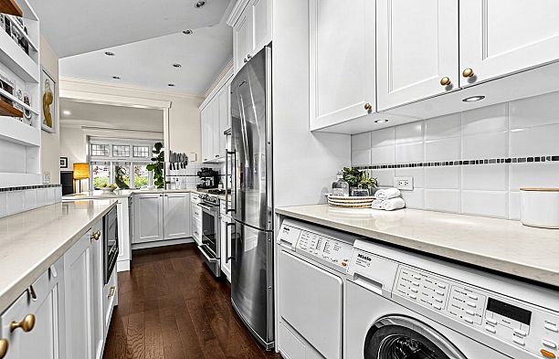 2634 Hemlock Street Fairview VW