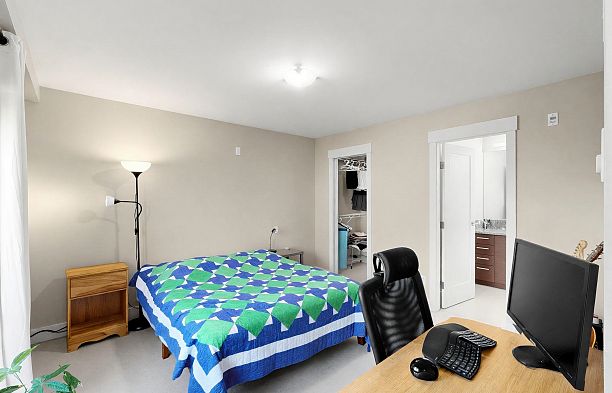 5978 Oak Street Oakridge VW