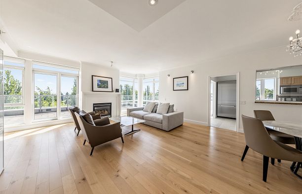 602 618 W 45th Avenue Oakridge VW