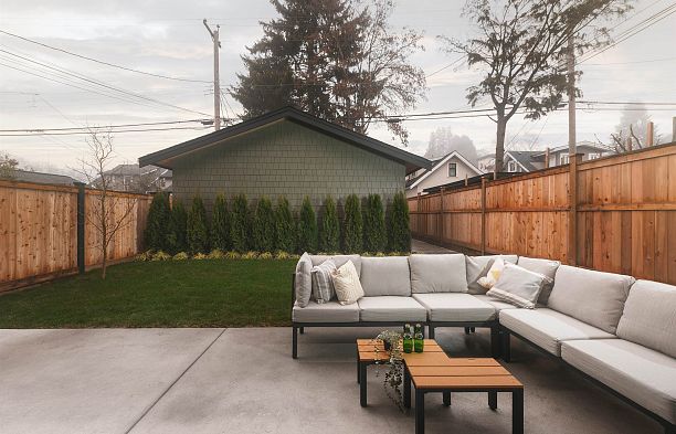 2 2755 W 11th Avenue Kitsilano