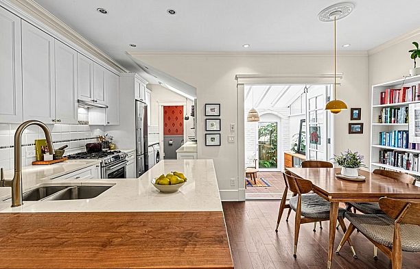 2634 Hemlock Street Fairview VW