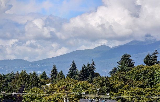 PH7 2528 Collingwood Street Kitsilano