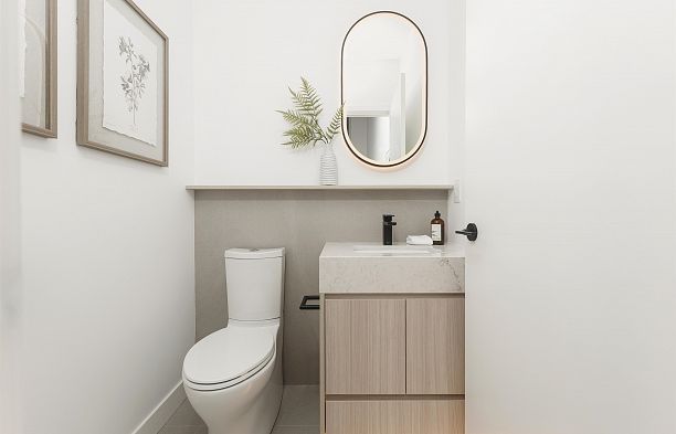 2 2755 W 11th Avenue Kitsilano