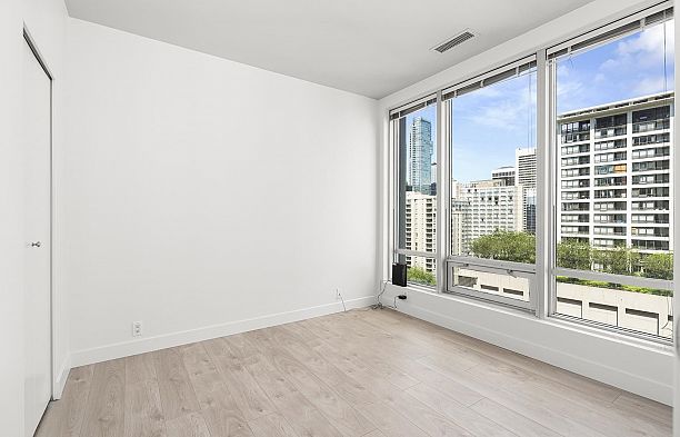 1012 989 Nelson Street Downtown VW