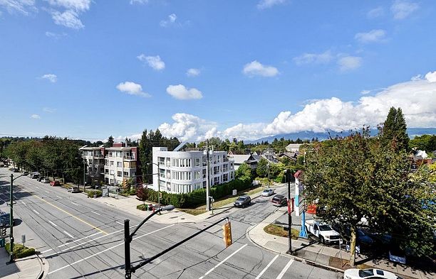 PH7 2528 Collingwood Street Kitsilano
