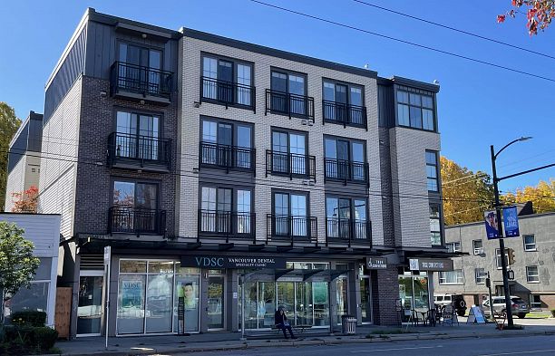 PH7 2528 Collingwood Street Kitsilano