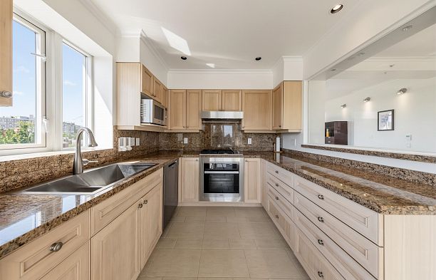 602 618 W 45th Avenue Oakridge VW