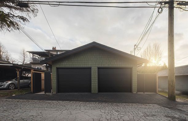 2 2755 W 11th Avenue Kitsilano
