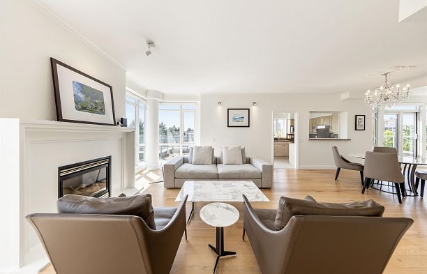 602 618 W 45th Avenue Oakridge VW