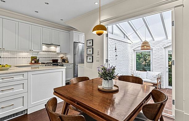 2634 Hemlock Street Fairview VW