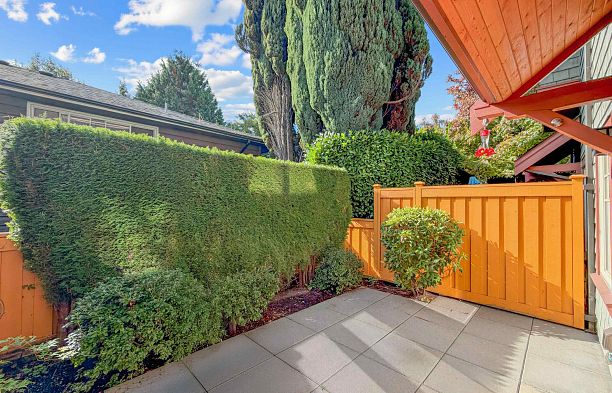 5978 Oak Street Oakridge VW