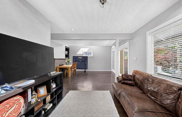 4327 W 12th Avenue Point Grey