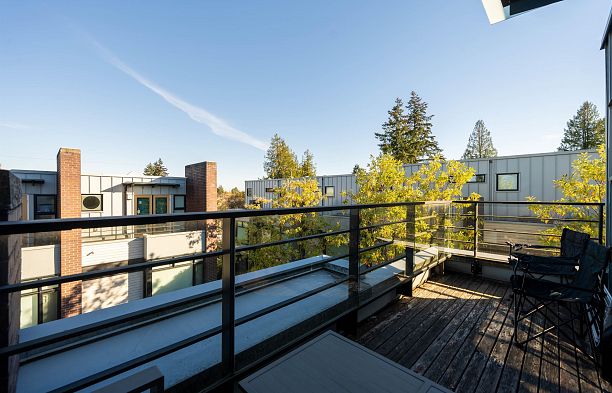 6190 Oak Street Oakridge VW