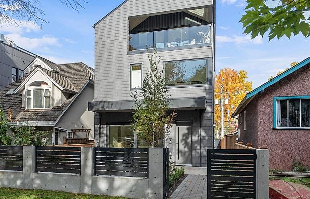 1 3657 W 11th Avenue Kitsilano