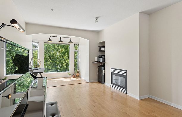 410 3727 W 10th Avenue Point Grey