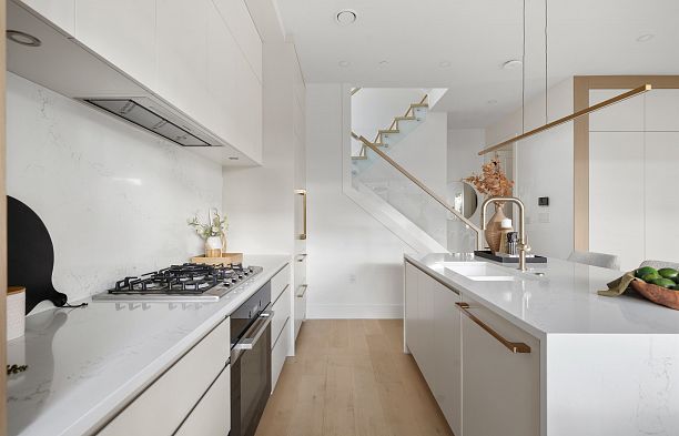 2 3657 W 11th Avenue Kitsilano
