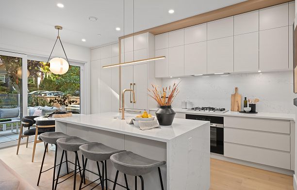 1 3657 W 11th Avenue Kitsilano