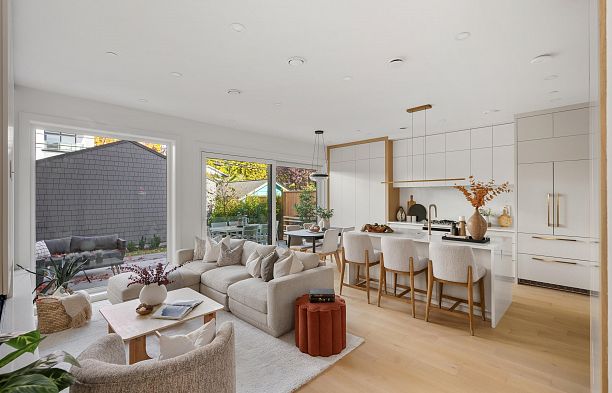 2 3657 W 11th Avenue Kitsilano