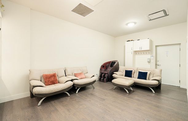 6190 Oak Street Oakridge VW