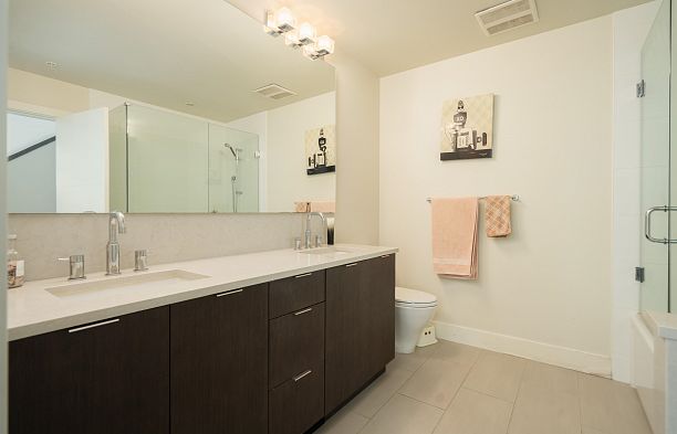6190 Oak Street Oakridge VW