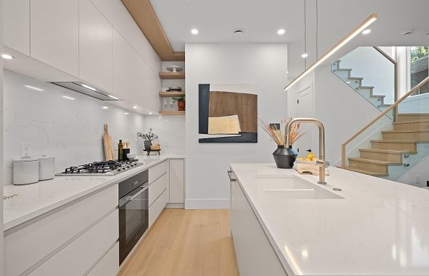 1 3657 W 11th Avenue Kitsilano