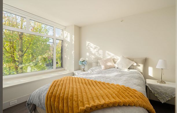 6190 Oak Street Oakridge VW