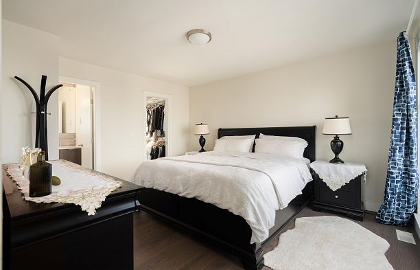 6190 Oak Street Oakridge VW