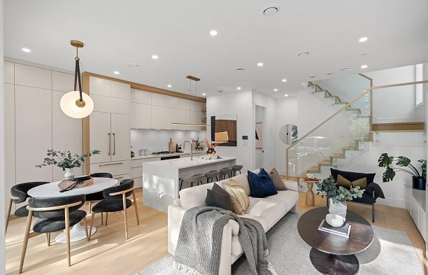 1 3657 W 11th Avenue Kitsilano