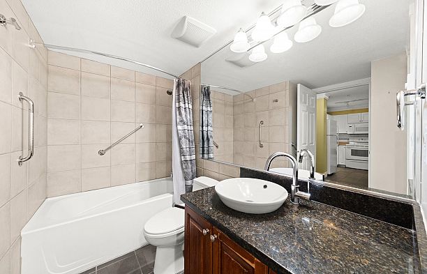 104 2815 Yew Street Kitsilano