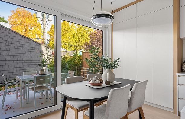 2 3657 W 11th Avenue Kitsilano