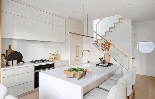 2 3657 W 11th Avenue Kitsilano