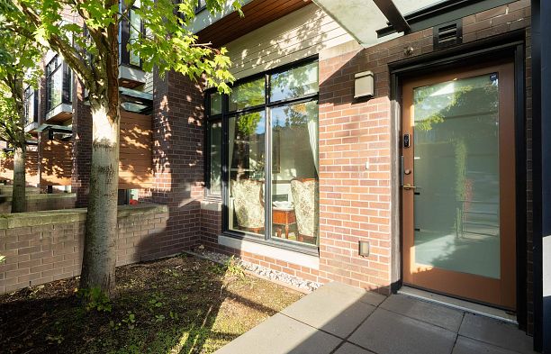 6190 Oak Street Oakridge VW