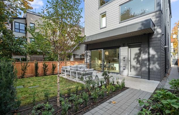1 3657 W 11th Avenue Kitsilano