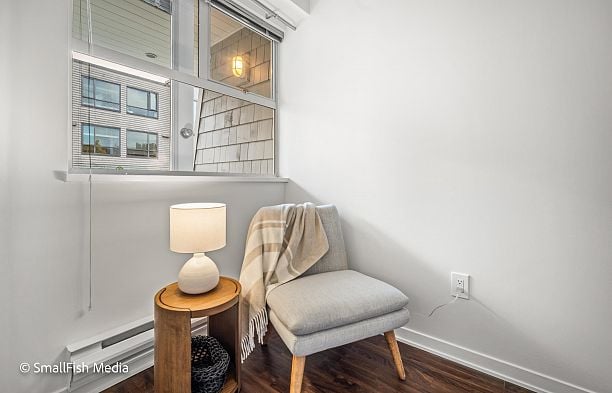 322 638 W 7th Avenue Fairview VW