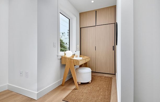 3 4659 W 11 Avenue Point Grey