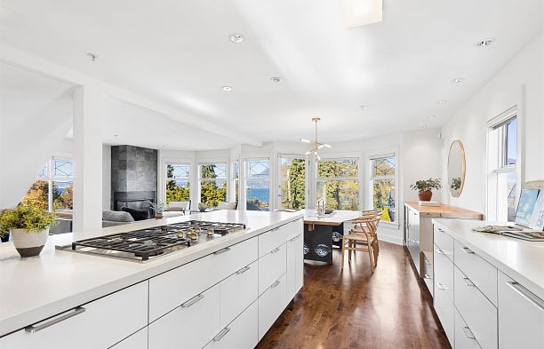 2697 York Avenue Kitsilano