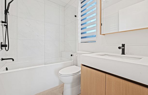 1 3813 W 16th Avenue Point Grey