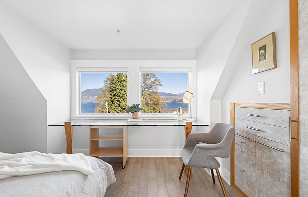 2697 York Avenue Kitsilano