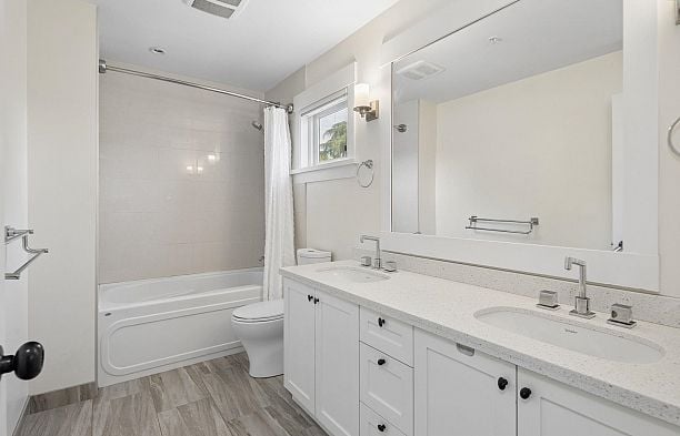 3541 W 8th Avenue Kitsilano