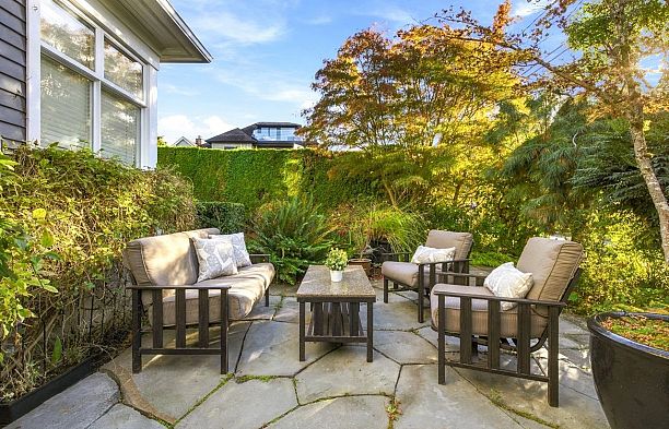 2697 York Avenue Kitsilano