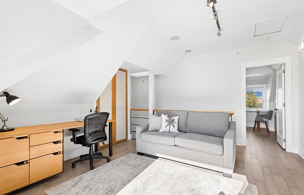 2697 York Avenue Kitsilano