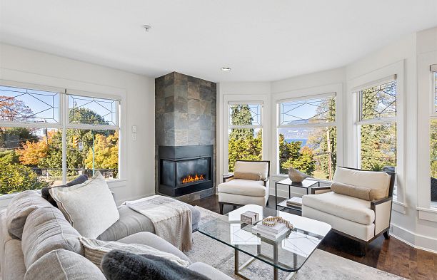 2697 York Avenue Kitsilano