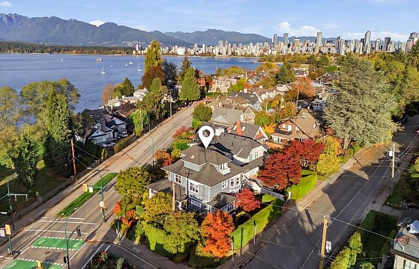 2697 York Avenue Kitsilano