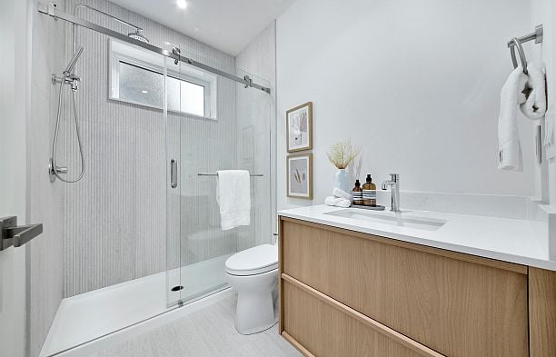 3 4659 W 11 Avenue Point Grey