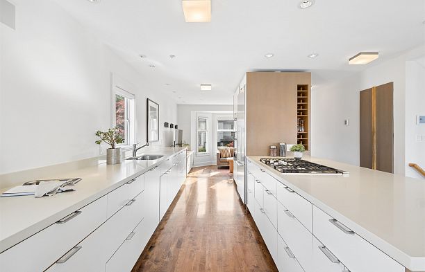2697 York Avenue Kitsilano